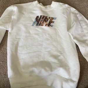 NIKE/AOT crewneck